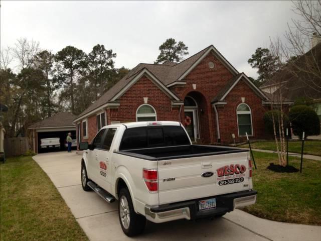 Skylight installed on a Kingwood, TX shingle roof by Wesco